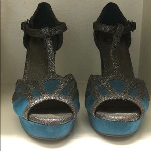 Turquoise Gianni Bini heels
